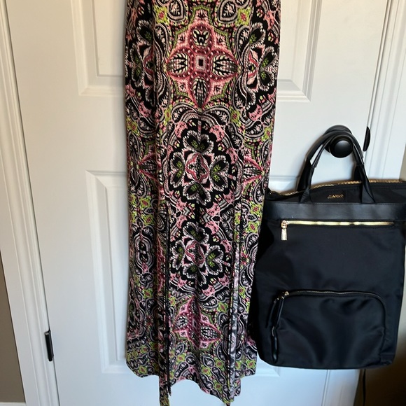 London Times size 4 maxi dress in fabulous fun pink back green and white print. - Picture 4 of 16
